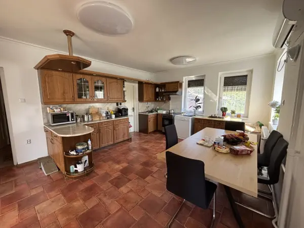 Eladó családi ház, Váchartyán 5+1 szoba 174 m² 110 M Ft