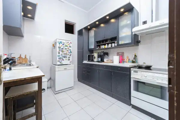 Eladó családi ház, Vámosmikola 5 szoba 210 m² 58.9 M Ft