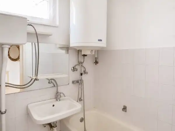 Eladó családi ház, Velence 5 szoba 74 m² 59.9 M Ft