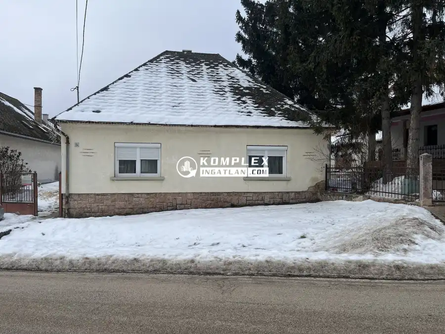 eladó családi ház, Vértestolna