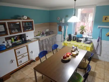 eladó családi ház, Zánka