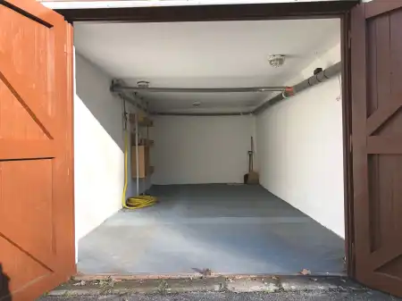 eladó garázs, Békéscsaba