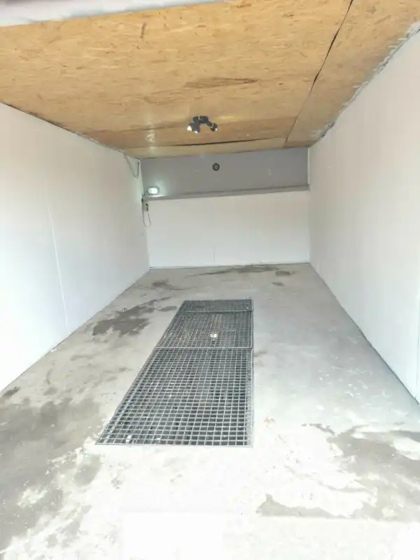 Eladó garázs, Dunaújváros 18 m² 2.9 M Ft