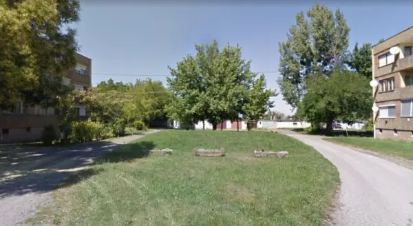 Eladó garázs, Mohács 18 m² 4.5 M Ft
