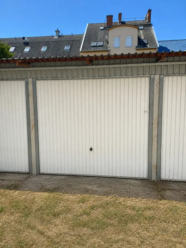 Eladó garázs, Szeged 12 m² 9.9 M Ft