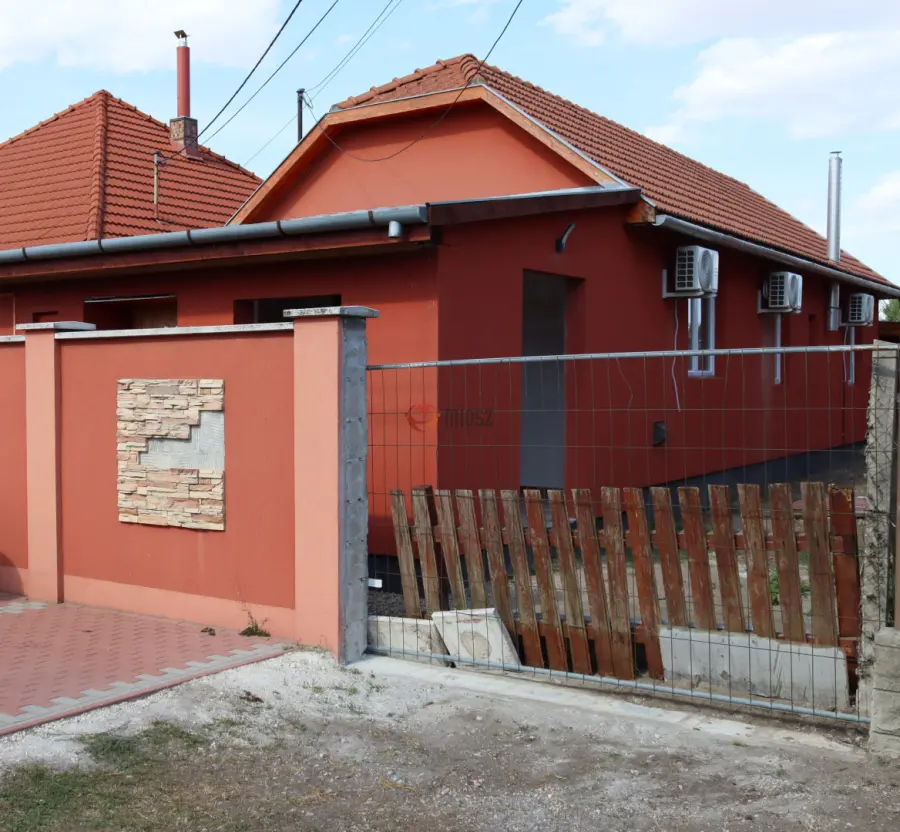 eladó házrész, Albertirsa