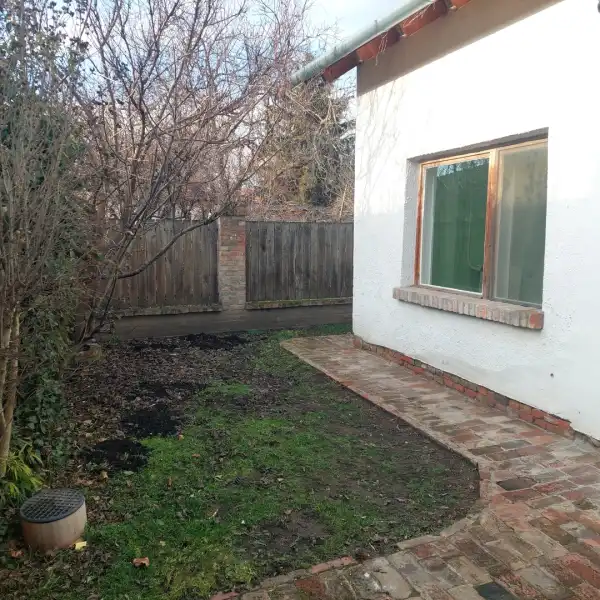 Eladó házrész, Békéscsaba 2+1 szoba 74 m² 19.35 M Ft