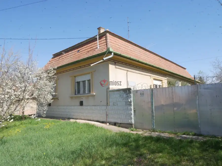 eladó házrész, Ceglédbercel