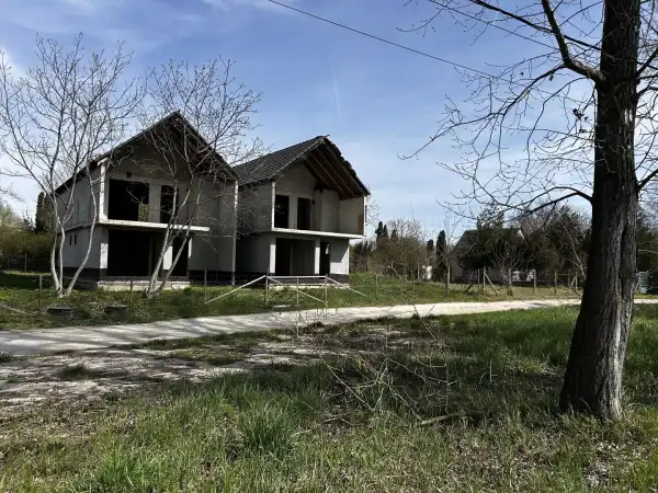 Eladó házrész, Dömsöd 3 szoba 145 m² 99.8 M Ft + Áfa