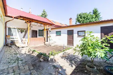 eladó házrész, Kecskemét