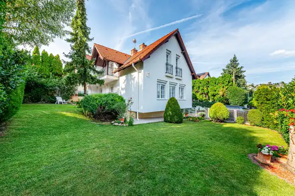 Eladó ikerház, Budapest, XI. kerület 4+1 szoba 235 m² 323 M Ft