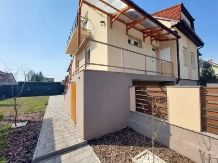 eladó ikerház, Budapest, XVIII. kerület