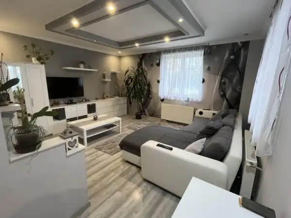 Eladó ikerház, Dunaújváros 3+1 szoba 87 m² 47 M Ft