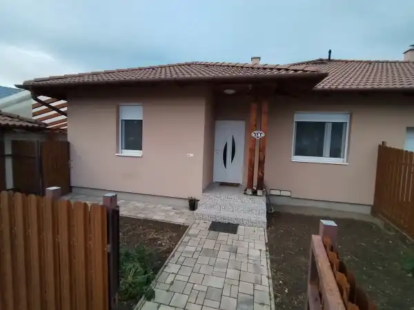 Eladó ikerház, Ostoros 5 szoba 99 m² 85 M Ft