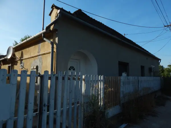 Eladó ikerház, Tatabánya 2 szoba 67 m² 37.9 M Ft
