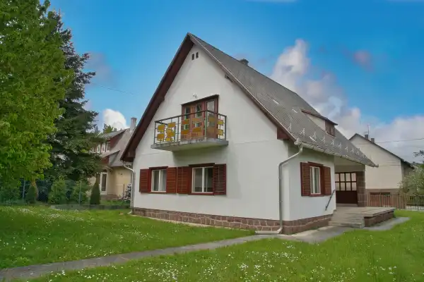 Eladó nyaraló, Balatonalmádi 6+4 szoba 170 m² 140 M Ft