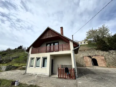 eladó nyaraló, Bár
