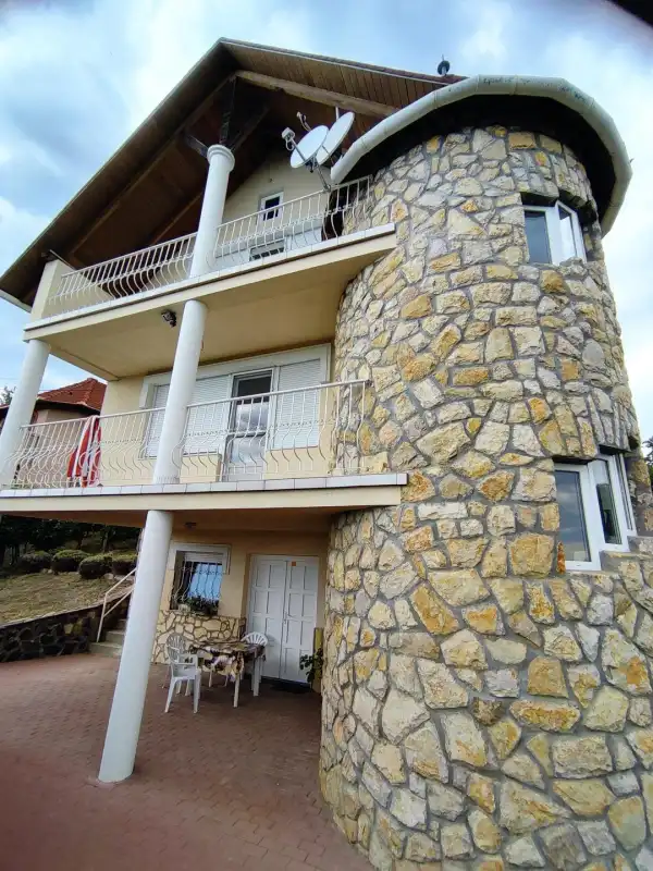 Eladó nyaraló, Bár 3 szoba 114 m² 62.775 M Ft