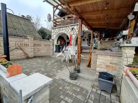 eladó nyaraló, Bár