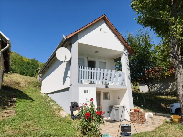 Eladó nyaraló, Csörnyeföld 1 szoba 33 m² 15.5 M Ft