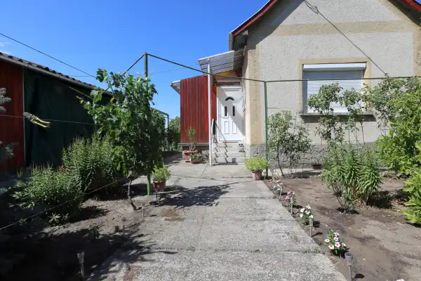 Eladó nyaraló, Domaszék 1 szoba 50 m² 48.9 M Ft