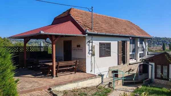 Eladó nyaraló, Hévíz 2 szoba 133 m² 69.9 M Ft