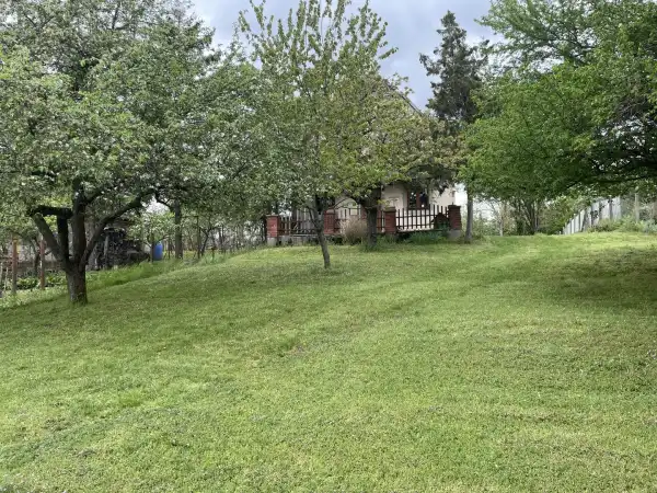 Eladó nyaraló, Oroszlány 2 szoba 70 m² 21.5 M Ft