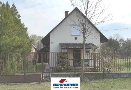 eladó nyaraló, Tápiószentmárton