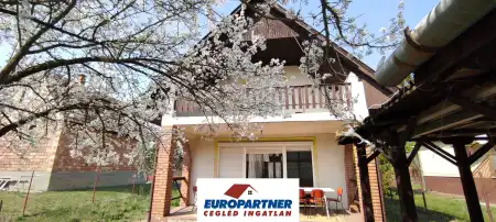 eladó nyaraló, Tápiószentmárton