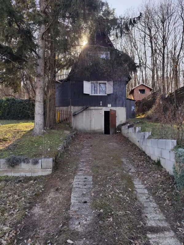 Eladó nyaraló, Tatabánya 2 szoba 70 m² 26.8 M Ft