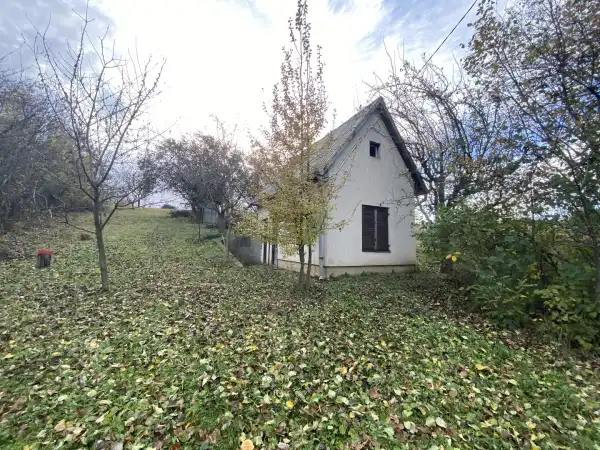 Eladó nyaraló, Vác 2 szoba 25 m² 15.2 M Ft