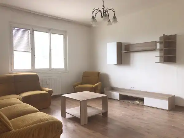 Eladó panellakás, Békéscsaba 2 szoba 52 m² 22.9 M Ft