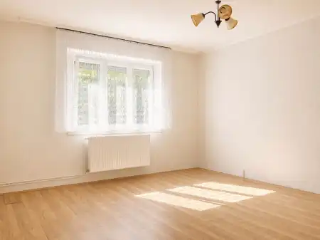 Eladó panellakás, Békéscsaba 2 szoba 52 m² 29.5 M Ft