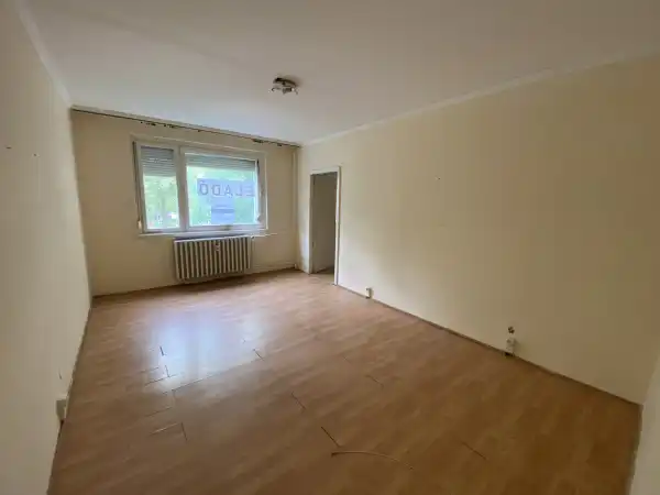 Eladó panellakás, Békéscsaba 2+1 szoba 60 m² 28.5 M Ft