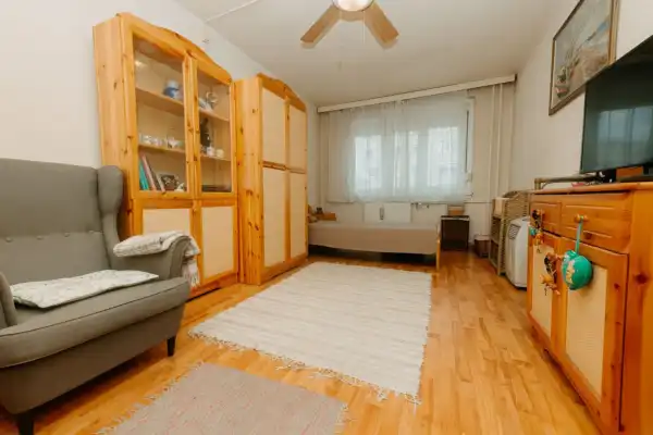 Eladó panellakás, Budapest, III. kerület 3 szoba 68 m² 78.9 M Ft