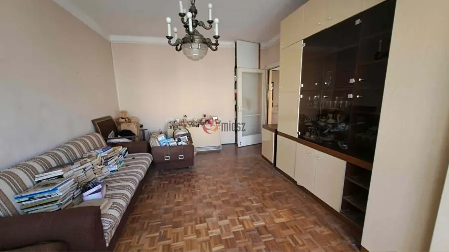 eladó panellakás, Dorog