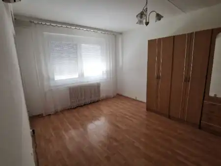 eladó panellakás, Dunaújváros