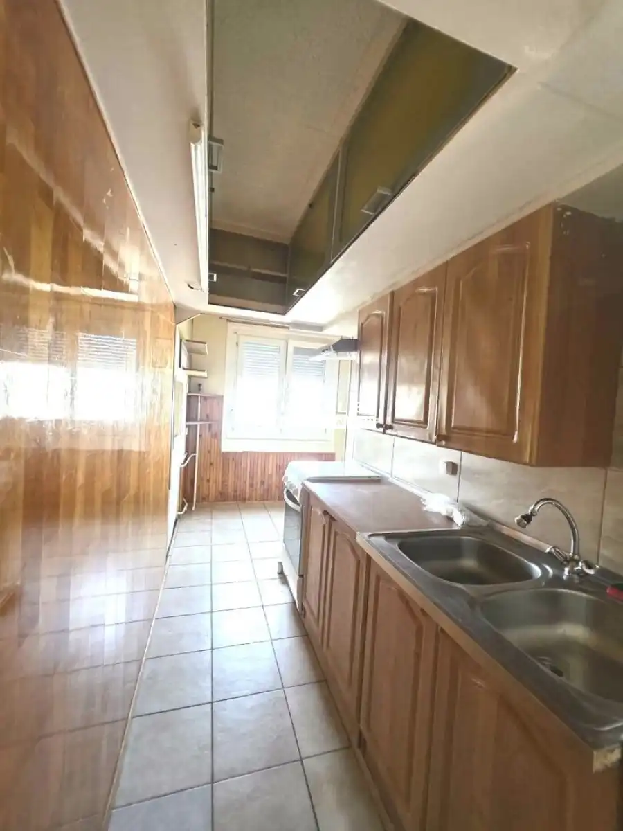 eladó panellakás, Dunaújváros