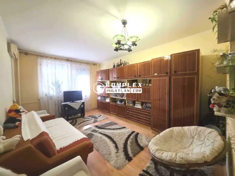 eladó panellakás, Dunaújváros