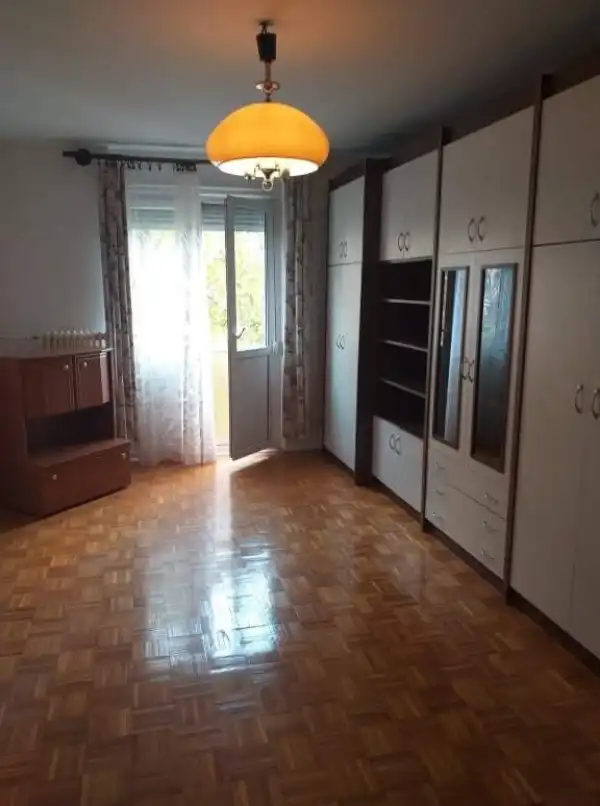 Eladó panellakás, Dunaújváros 1+1 szoba 44 m² 30.9 M Ft