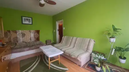 Eladó panellakás, Dunaújváros 2 szoba 52 m² 33 M Ft