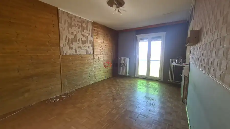 eladó panellakás, Dunaújváros