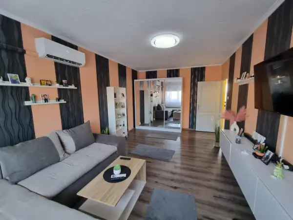 Eladó panellakás, Dunaújváros 2 szoba 52 m² 30.99 M Ft