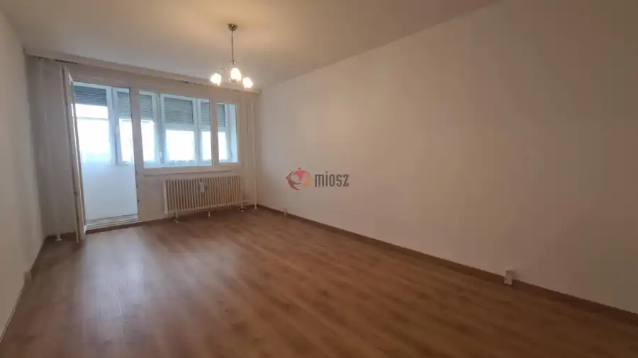eladó panellakás, Dunaújváros