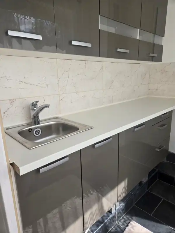 Eladó panellakás, Dunaújváros 2 szoba 52 m² 30.4 M Ft