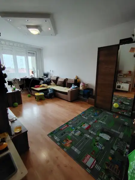 eladó panellakás, Dunaújváros