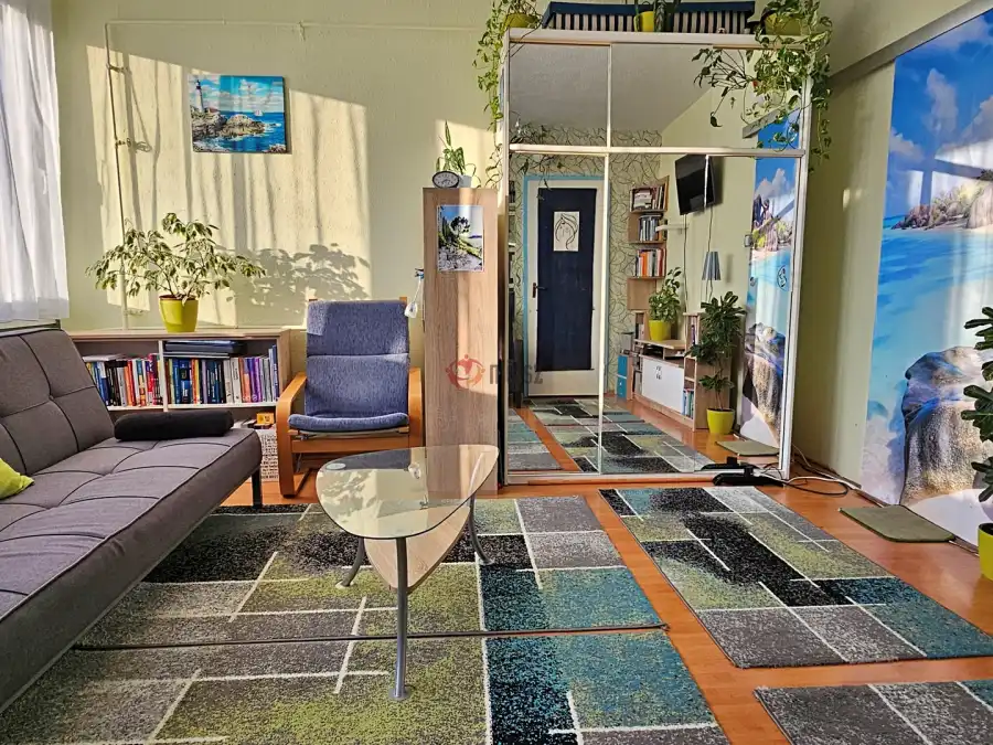 eladó panellakás, Eger