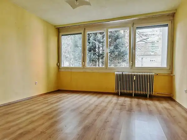 Eladó panellakás, Eger 2 szoba 56 m² 33.9 M Ft