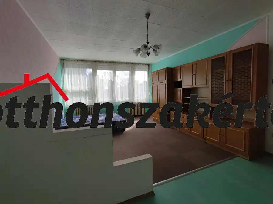 eladó panellakás, Gödöllő