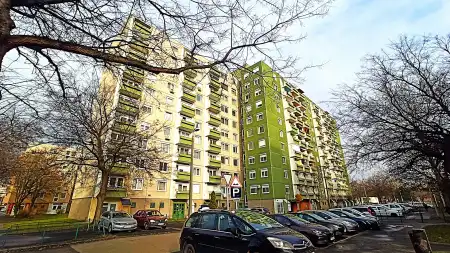 eladó panellakás, Győr